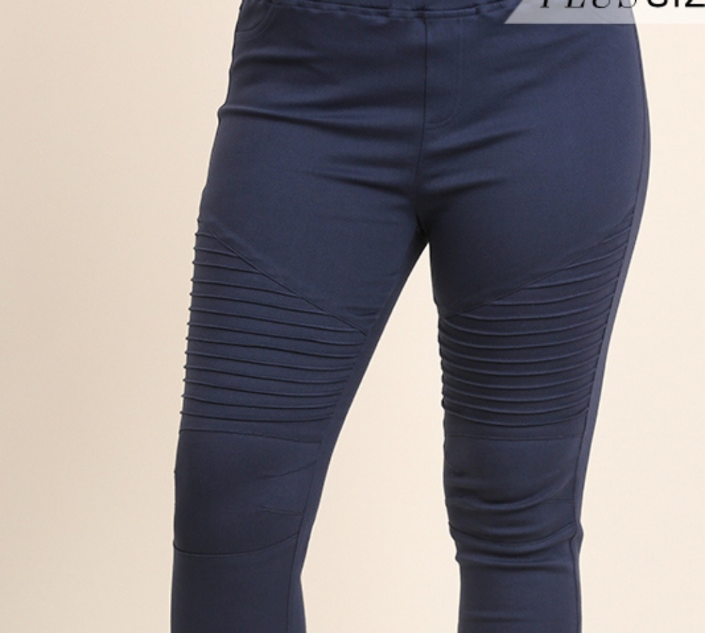 Washed Moto Jeggings with Pintuck and Zipper Detai